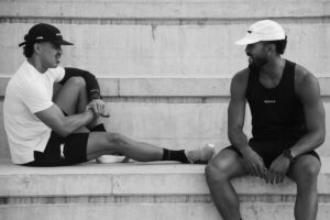 corredores conversando